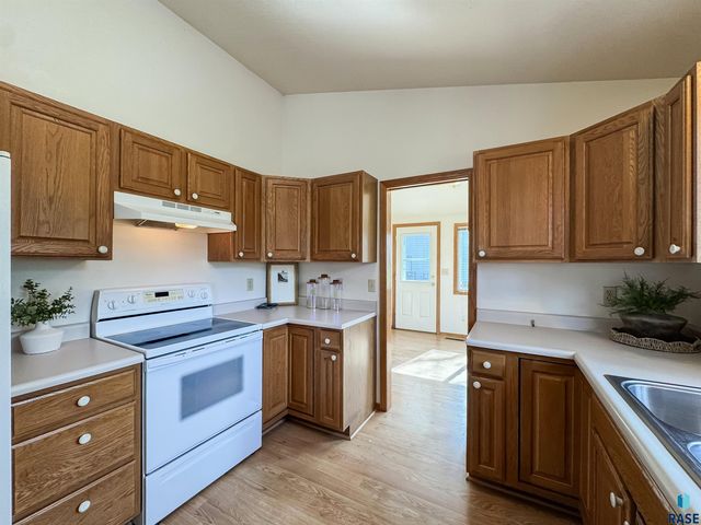 6413 W Hillary Dr Drive, Sioux Falls, SD 57106