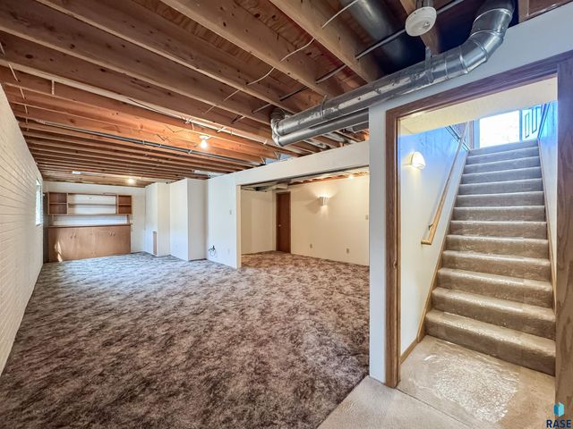 6413 W Hillary Dr Drive, Sioux Falls, SD 57106