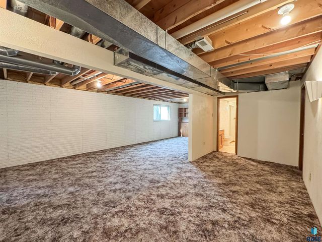 6413 W Hillary Dr Drive, Sioux Falls, SD 57106