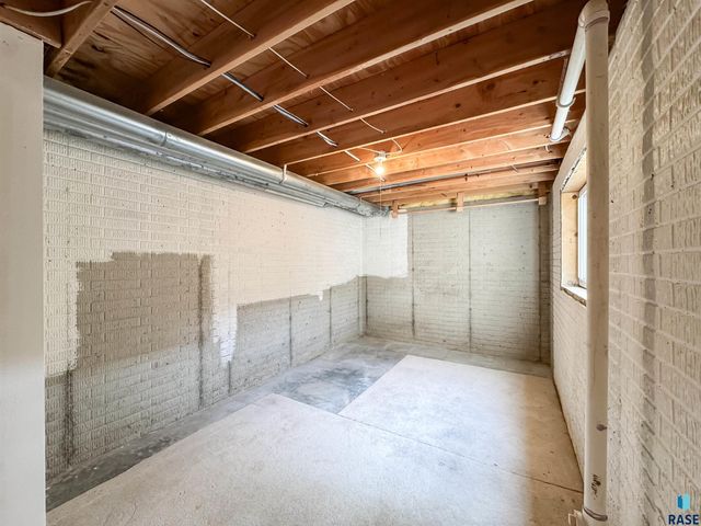 6413 W Hillary Dr Drive, Sioux Falls, SD 57106