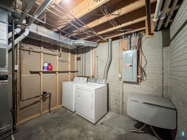 6413 W Hillary Dr Drive, Sioux Falls, SD 57106
