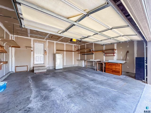 6413 W Hillary Dr Drive, Sioux Falls, SD 57106