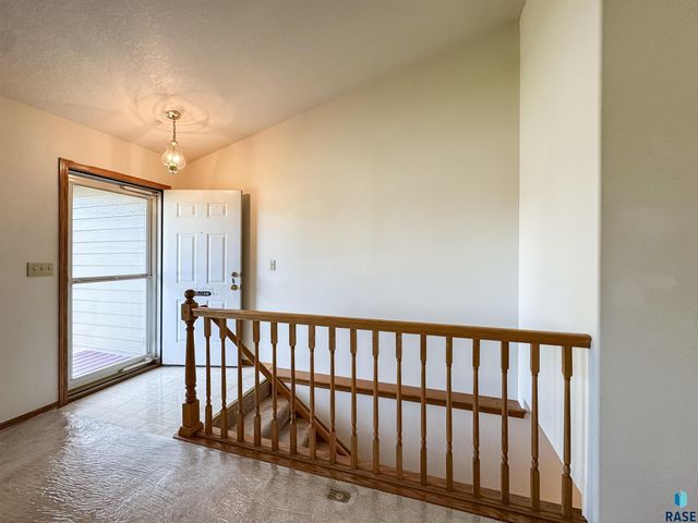6413 W Hillary Dr Drive, Sioux Falls, SD 57106