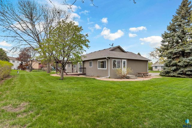6413 W Hillary Dr Drive, Sioux Falls, SD 57106