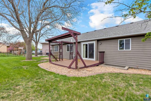 6413 W Hillary Dr Drive, Sioux Falls, SD 57106