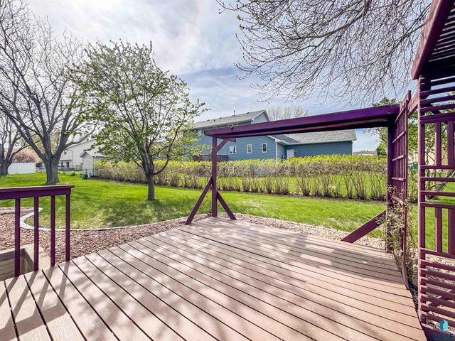 6413 W Hillary Dr Drive, Sioux Falls, SD 57106