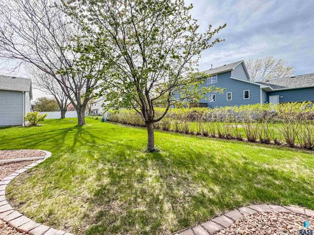 6413 W Hillary Dr Drive, Sioux Falls, SD 57106