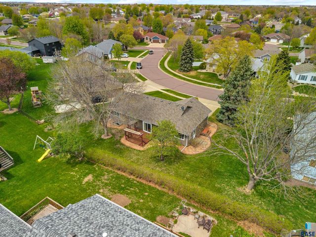 6413 W Hillary Dr Drive, Sioux Falls, SD 57106