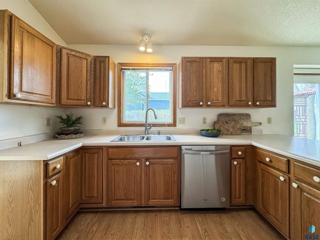 6413 W Hillary Dr Drive, Sioux Falls, SD 57106