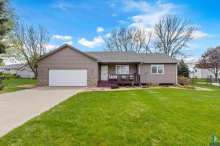 6413 W Hillary Dr Drive, Sioux Falls, SD 57106
