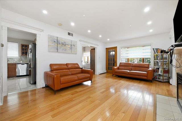 351 Hewlett Parkway, Hewlett, NY 11557
