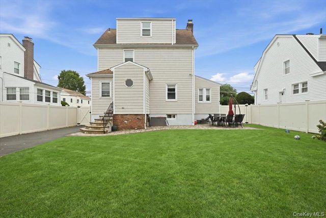 351 Hewlett Parkway, Hewlett, NY 11557