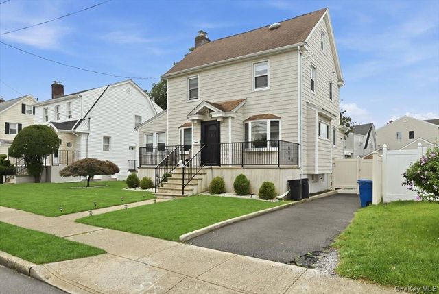 351 Hewlett Parkway, Hewlett, NY 11557