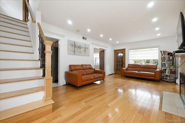 351 Hewlett Parkway, Hewlett, NY 11557