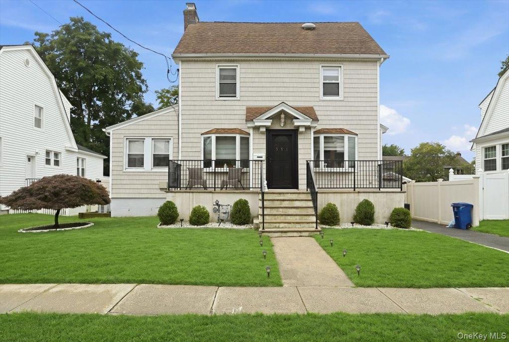 351 Hewlett Parkway, Hewlett, NY 11557
