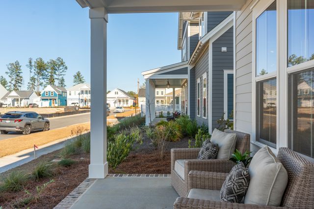 723 Rumbling Leaf Lane, Summerville, SC 29486