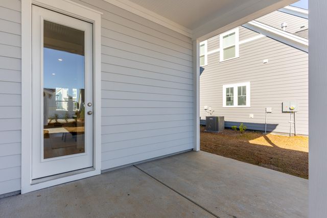 723 Rumbling Leaf Lane, Summerville, SC 29486