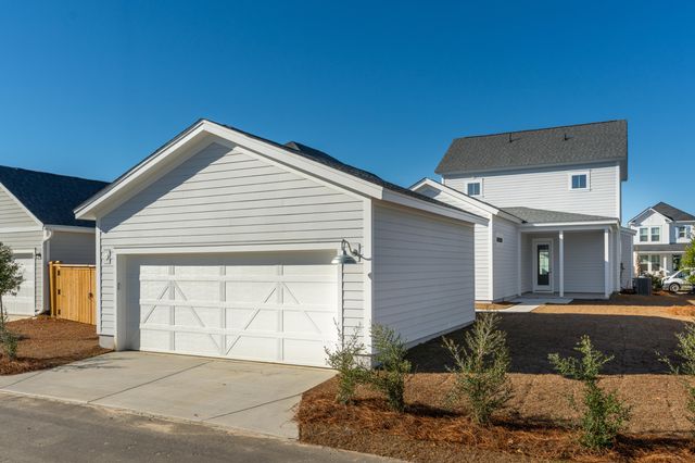 723 Rumbling Leaf Lane, Summerville, SC 29486
