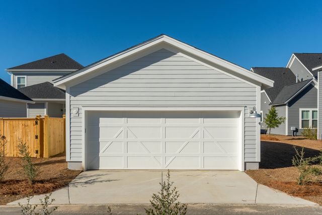 723 Rumbling Leaf Lane, Summerville, SC 29486