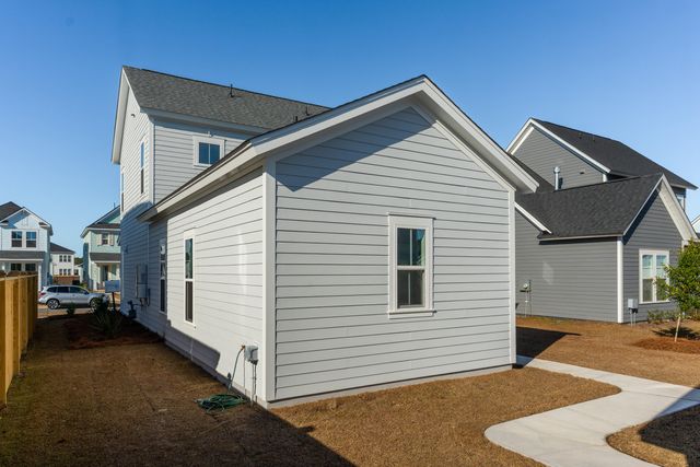 723 Rumbling Leaf Lane, Summerville, SC 29486
