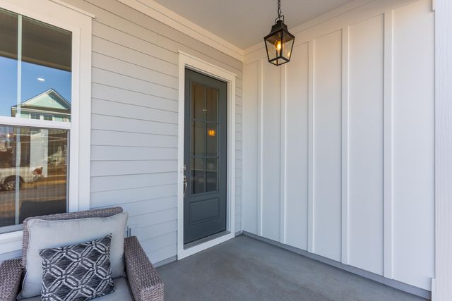 723 Rumbling Leaf Lane, Summerville, SC 29486