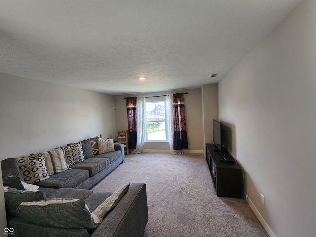 9719 Cimmaron Avenue, Mccordsville, IN 46055