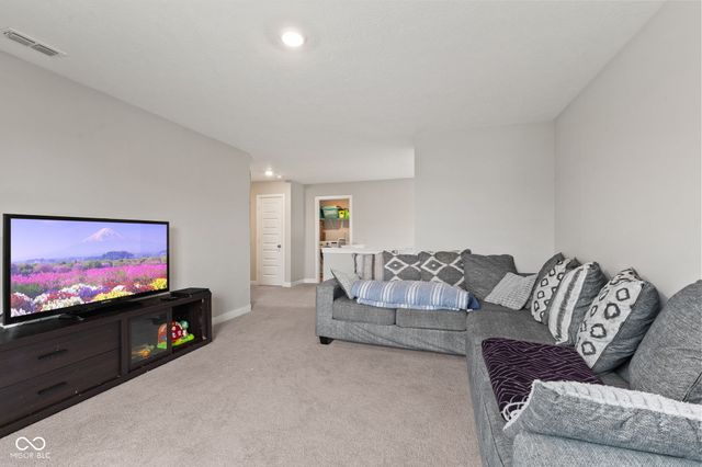 9719 Cimmaron Avenue, Mccordsville, IN 46055