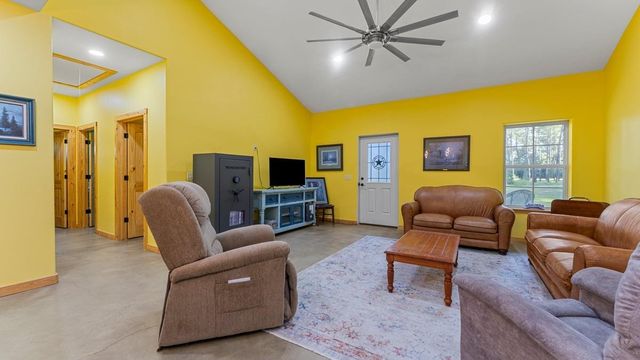 13052 Fm 1818, Huntington, TX 75949