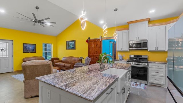 13052 Fm 1818, Huntington, TX 75949