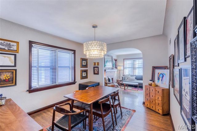 5425 Pernod Avenue, St Louis, MO 63139