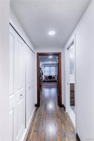 5425 Pernod Avenue, St Louis, MO 63139
