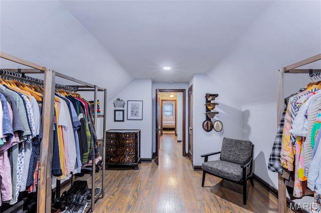 5425 Pernod Avenue, St Louis, MO 63139