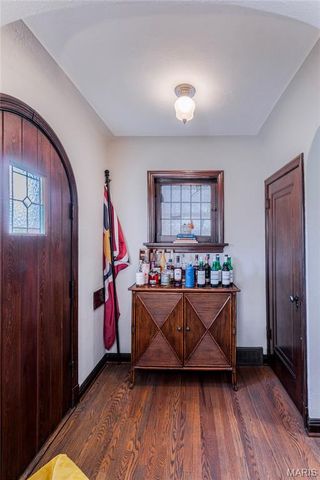 5425 Pernod Avenue, St Louis, MO 63139