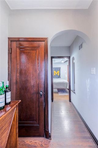 5425 Pernod Avenue, St Louis, MO 63139