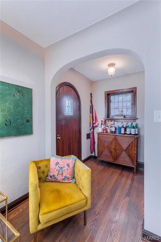 5425 Pernod Avenue, St Louis, MO 63139