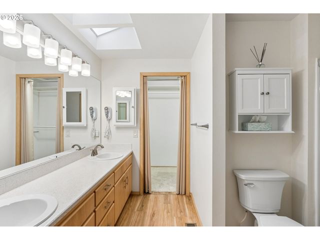 15820 Ne SAN RAFAEL St, Portland, OR 97230