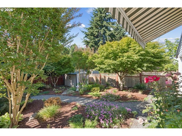 15820 Ne SAN RAFAEL St, Portland, OR 97230