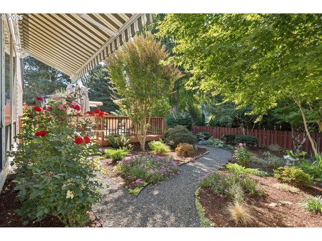 15820 Ne SAN RAFAEL St, Portland, OR 97230