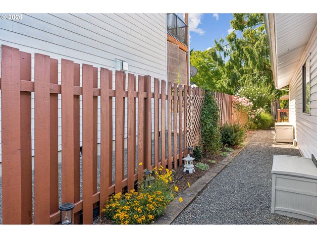 15820 Ne SAN RAFAEL St, Portland, OR 97230