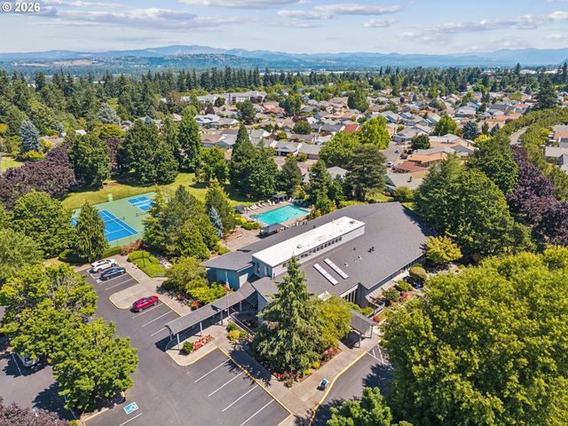 15820 Ne SAN RAFAEL St, Portland, OR 97230