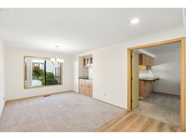 15820 Ne SAN RAFAEL St, Portland, OR 97230