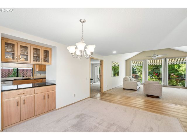 15820 Ne SAN RAFAEL St, Portland, OR 97230