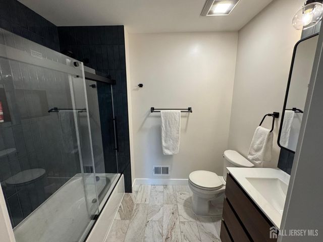 12 Clay Street, North Brunswick, NJ 08902
