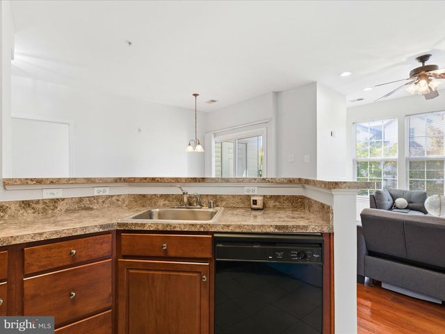15616 EVERGLADE LN #301, Bowie, MD 20716
