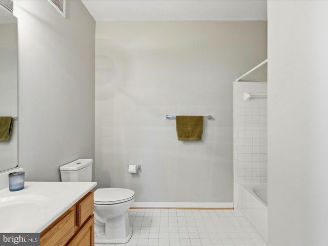 15616 EVERGLADE LN #301, Bowie, MD 20716