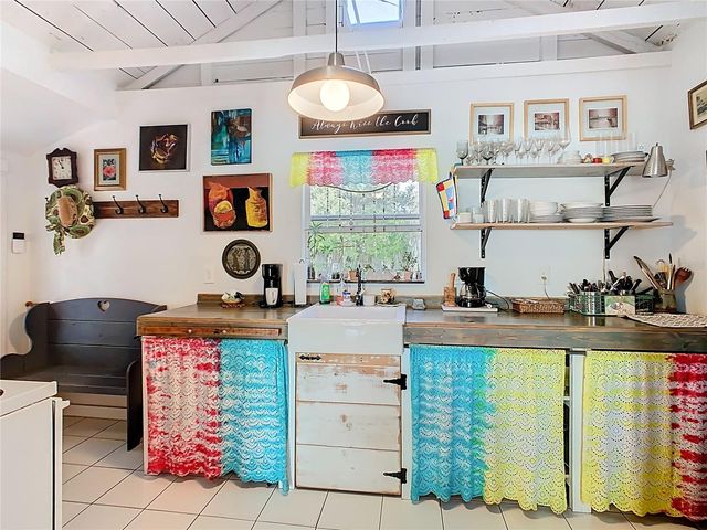 1124 SAINT ANNE SHRINE ROAD, Lake Wales, FL 33898