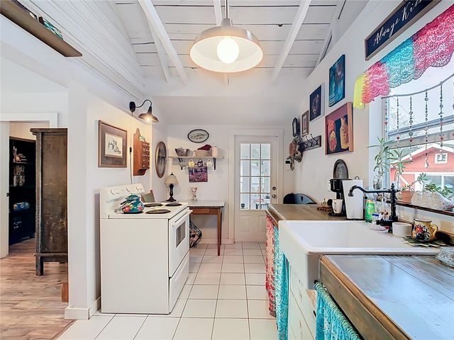 1124 SAINT ANNE SHRINE ROAD, Lake Wales, FL 33898