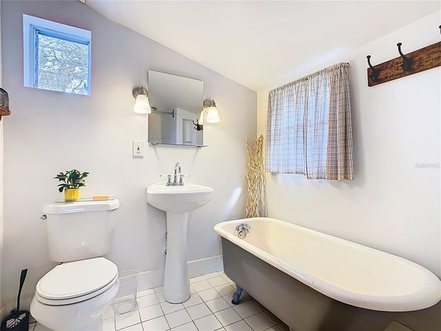 1124 SAINT ANNE SHRINE ROAD, Lake Wales, FL 33898