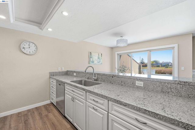 3325 Kimberly Way, San Mateo, CA 94403