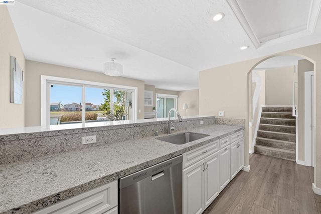 3325 Kimberly Way, San Mateo, CA 94403